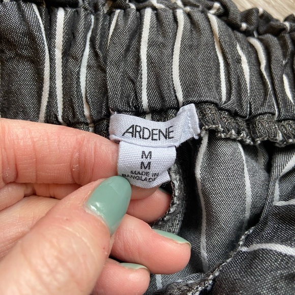 Ladies paper bag dress capris - Picture 3 of 4